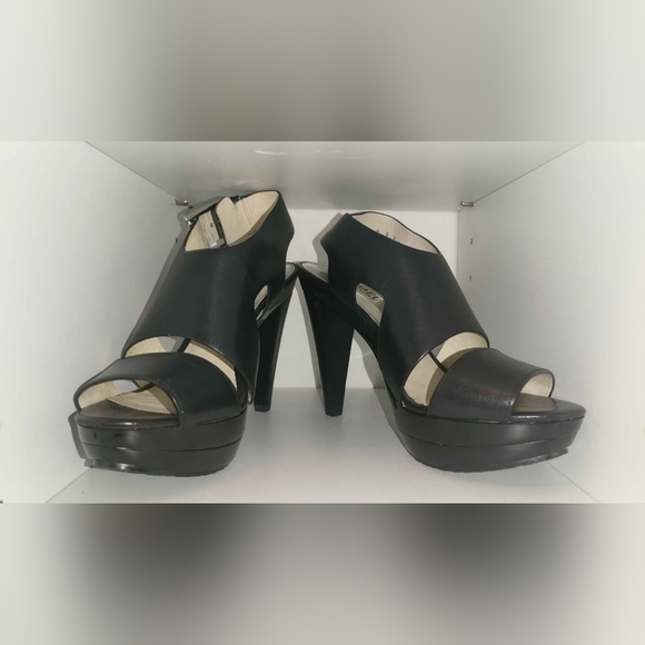 Micheal Kors Black Leather Heels - Picture 1 of 4